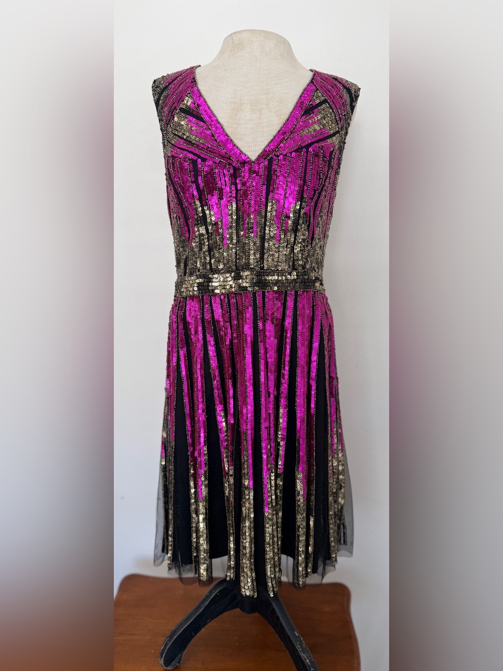 Aidan Mattox Black, Fuchsia & Gold Sequin V-Neck Evening Gown Size 8